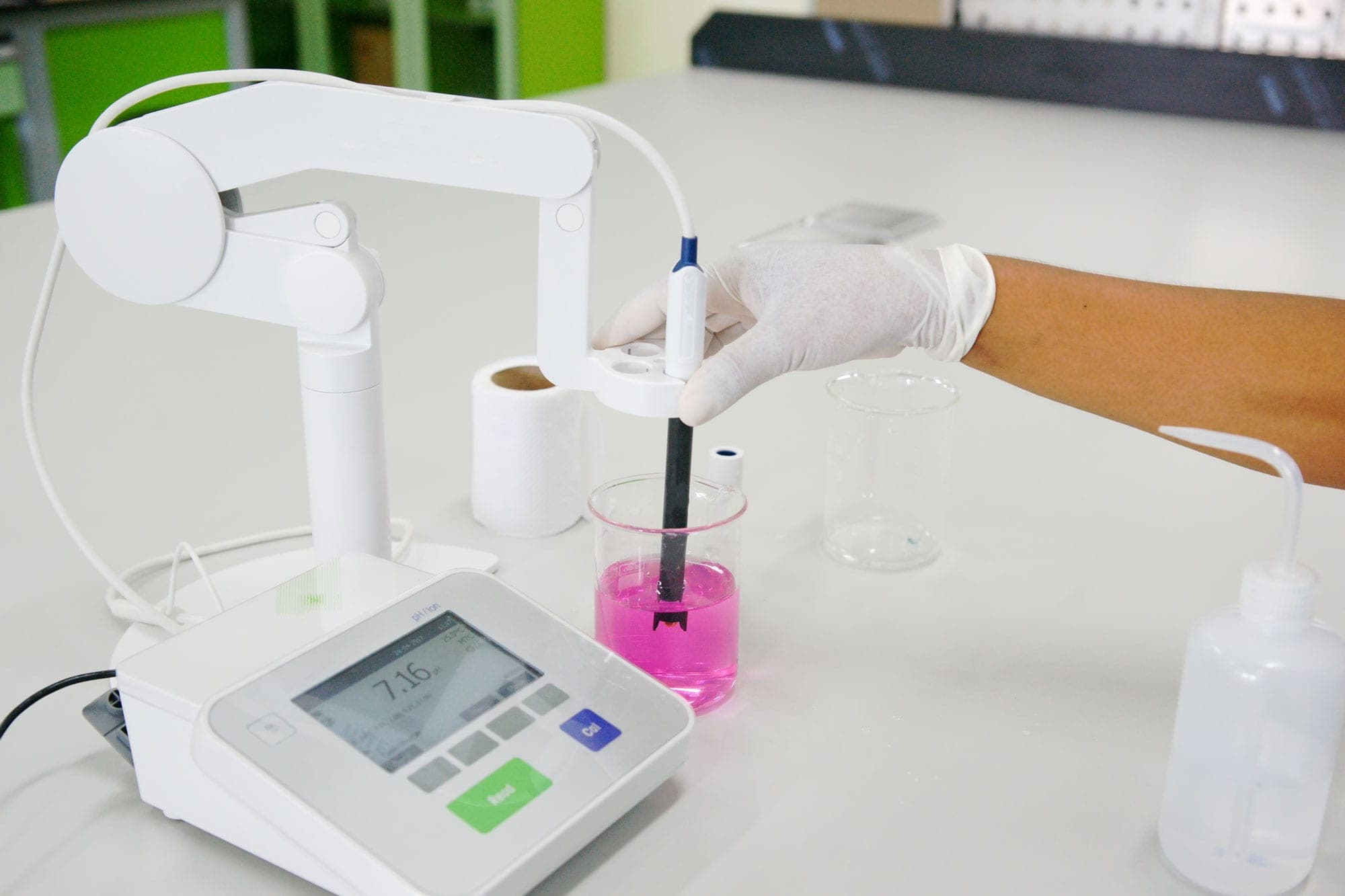 Conductivity-&-pH-Calibration-Service-2