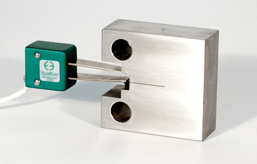 Fracture Mechanics Clip-On Gages – Model 3541
