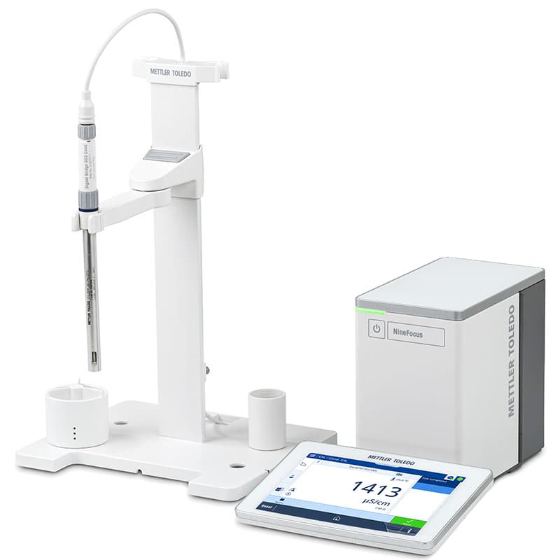 Mettler Toledo NineFocus NF3000 pure water conductivity meter kit with conductivity probe, electrode stand, touchscreen display, and measurement unit for ultrapure water analysis.