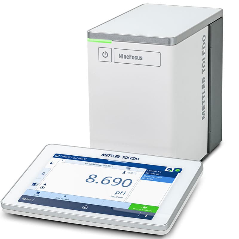 METTLER TOLEDO NineFocus control unit with touchscreen display showing pH 8.690 reading.